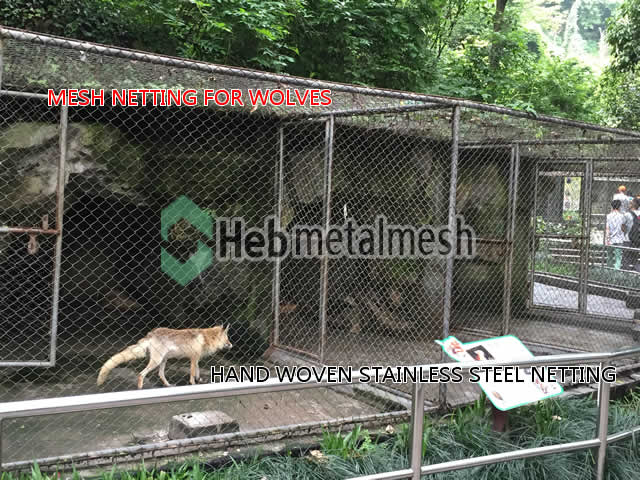 Mesh netting for wolves, wolf enclosures, wolf exhibit, wolf venues mesh factory