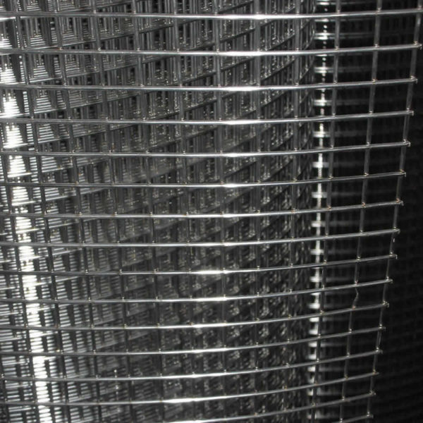 Welded wire cage panels, stainless steel 304, 1m x 30m rolls, 3/8" hole are an excellent choice for building durable and long-lasting fence panels.